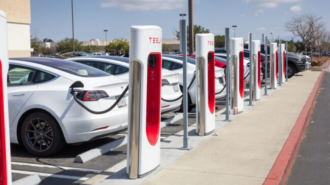 Proposed electric vehicles tax credit prioritizes labor unions over carbon reduction goals