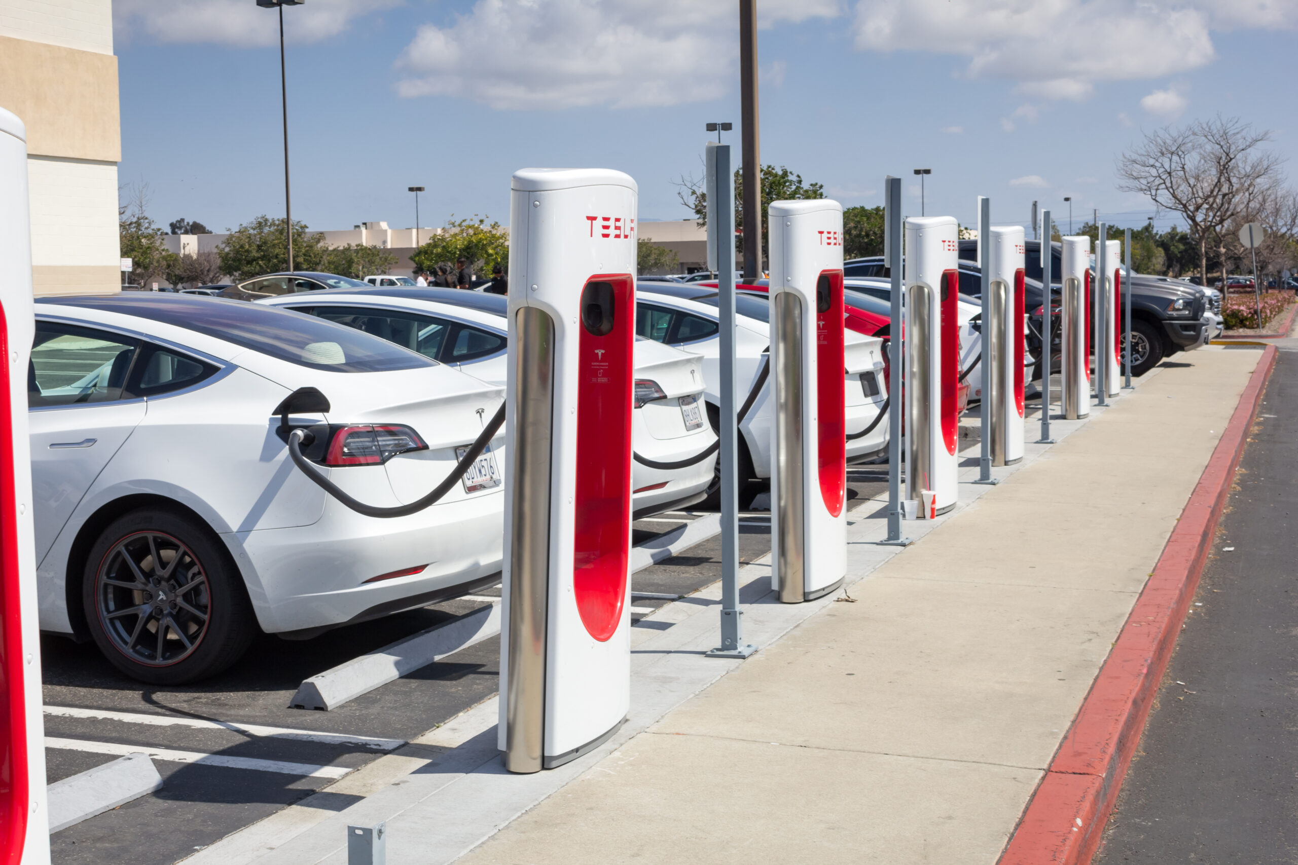 Proposed electric vehicles tax credit prioritizes labor unions over