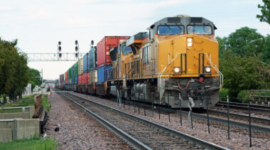 Should Freight Train Crew Sizes Be Regulated?